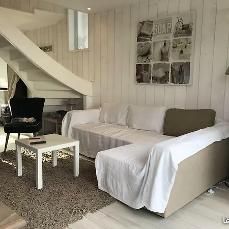 Casa de Férias Superbe Maison à 5 Minutes De La Plage -centre Ville *